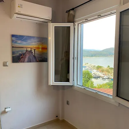 Port View Maisonette