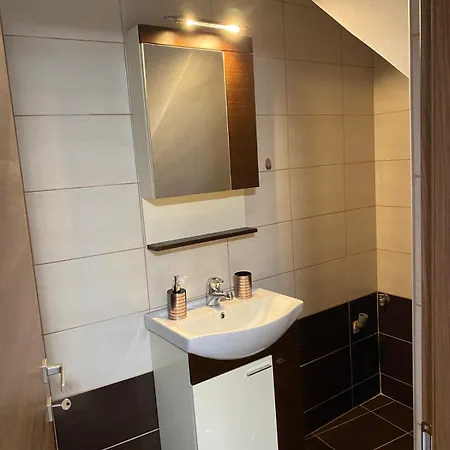 Port View Maisonette *