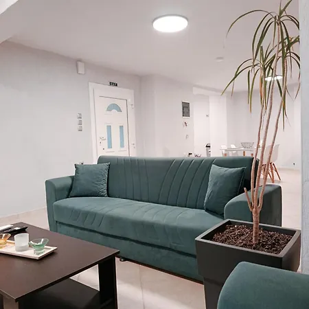 Port View Maisonette *