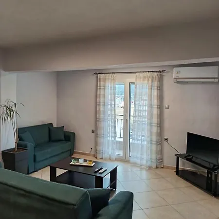 Port View Maisonette 아파트 카발라